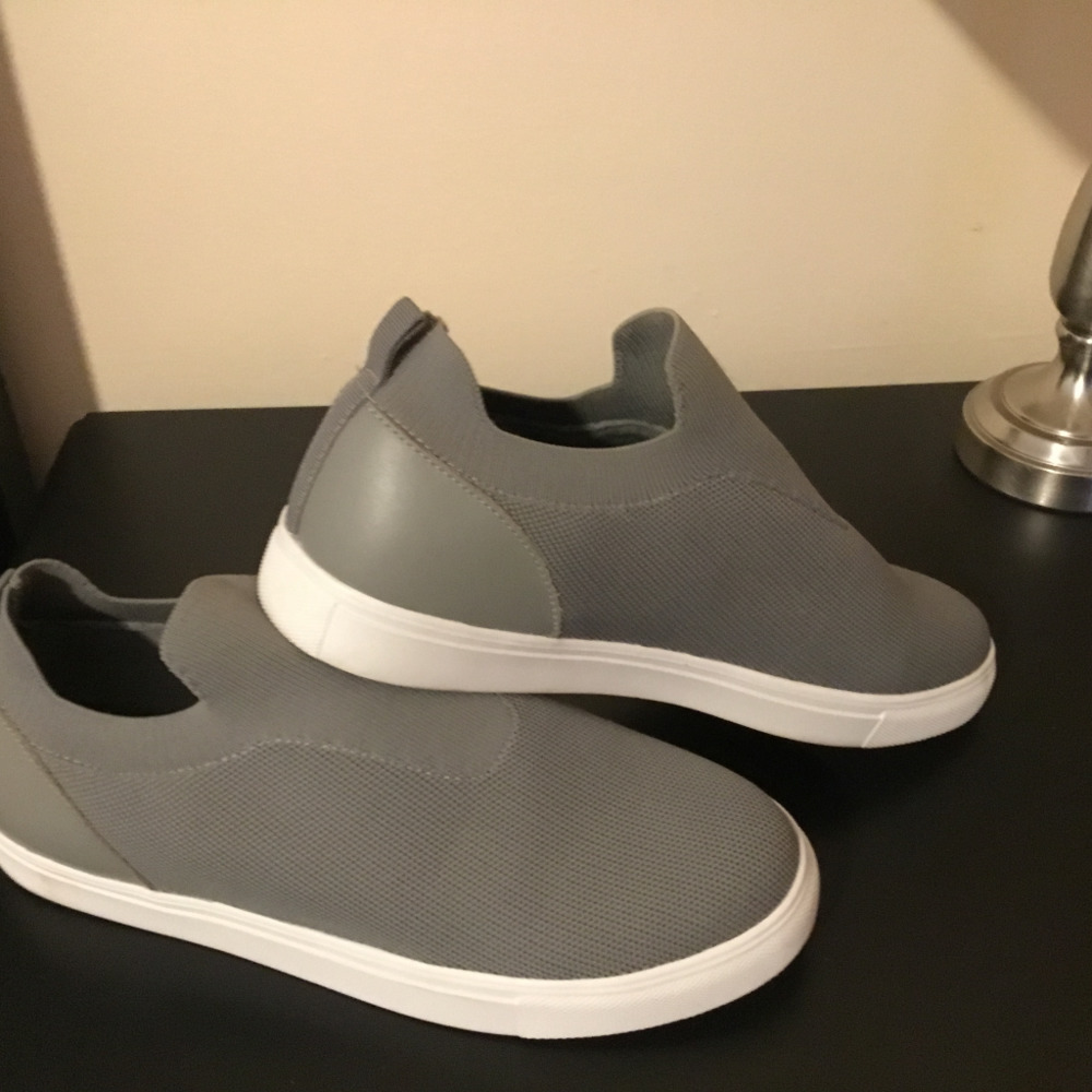 Blondo slip on flat